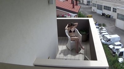 Spying 에 나의 젊은 roommate 자위 에 the 발코니